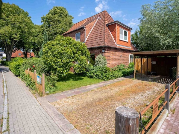 House | Exterior