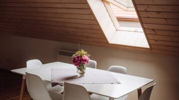 Apartment | Dining