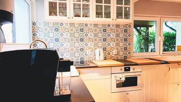 House | Private kitchen | Stovetop, high chair