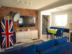 House | Living room - Holiday Home Right on the Lake, Sauna, Jacuzzi (gmina Stężyca)