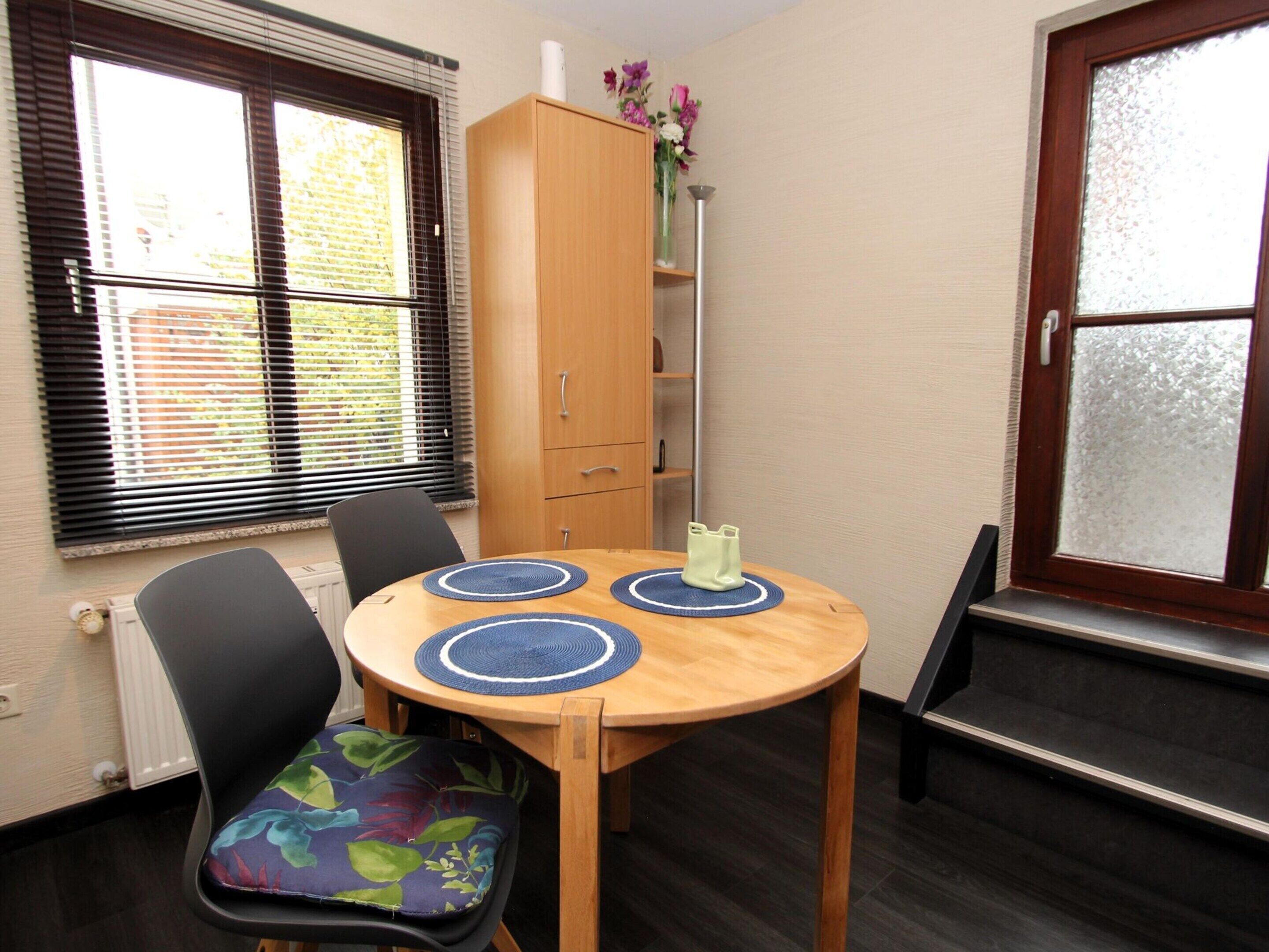 Apartment | Dining