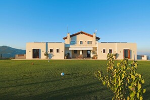 Exterior - First Class Villa With Pool (Archanes-Asterousia)