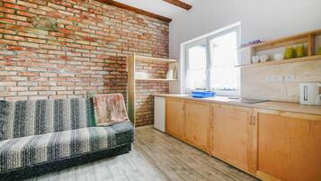 Apartemen | Dapur pribadi | Kursi makan untuk bayi