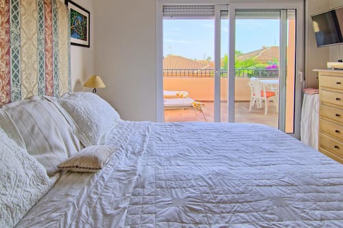 House | 3 bedrooms, individually furnished