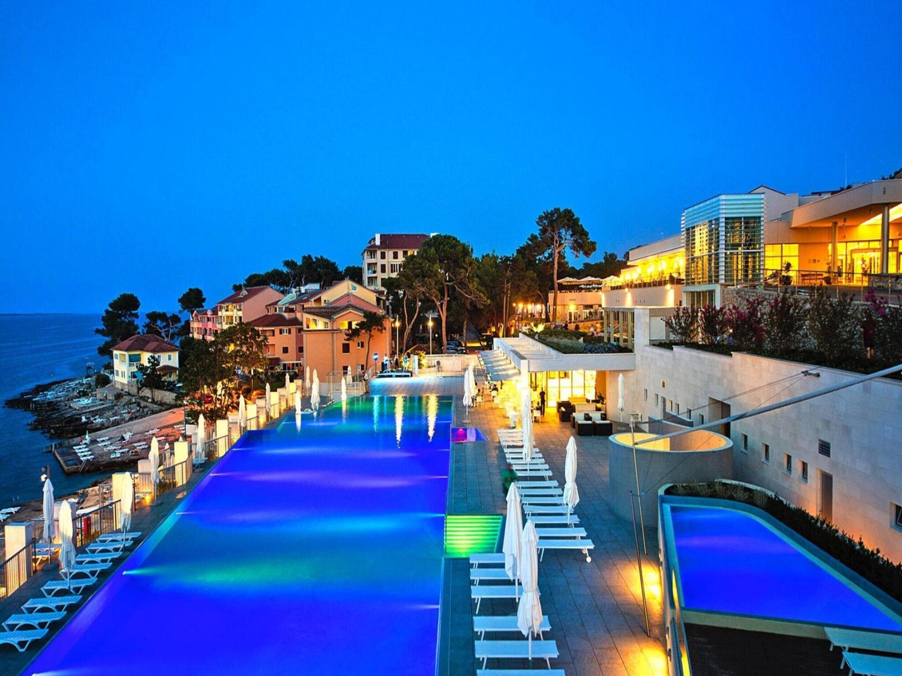 アパートメント | プール | 屋内プール、屋外プール