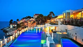 Apartamento | Piscina | Piscina interna, piscina externa