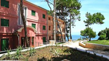 Apartment | Property grounds