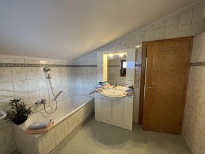 Departamento | Baño | Secadora de cabello y toallas