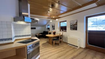 Departamento | Cocina privada | Parrilla de estufa, tetera eléctrica, tostadora y periquera