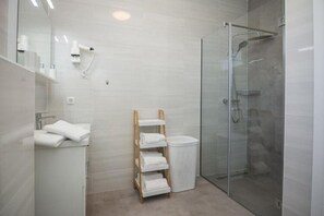 Biệt thự | Phòng tắm | Buồng tắm vòi sen
