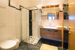 Apartment | Bathroom