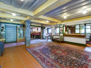 Apartment | Reception