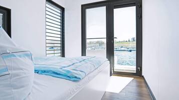 Mobile Home | 2 bedrooms, individually furnished