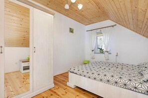 House | 2 bedrooms, individually furnished - Holiday Home in Domyslow Near Kolczewo (gmina Wolin)