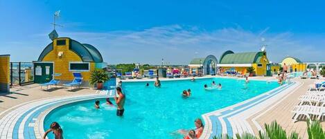 Apartment | Pool | Outdoor pool
