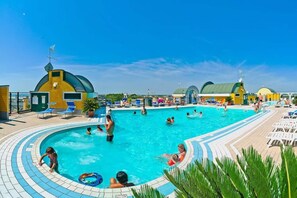 Apartment | Pool - Holiday Complex Cristoforo Colombo With Communal Pool in Caorle (Caorle)
