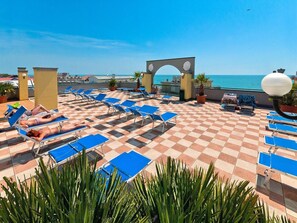 Apartment | Terrace/patio - Holiday Complex Cristoforo Colombo With Communal Pool in Caorle (Caorle)