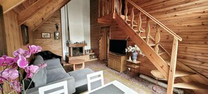 Hus | Vardagsrum | Eldstad
