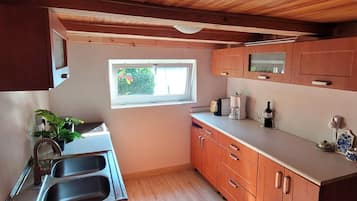 House | Private kitchen | Dishwasher, electric kettle