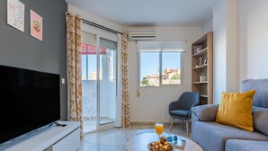 Apartment | Living room - Faro's Arroyo de la Miel Apartment in Malaga (Benalmádena)