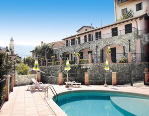 Apartment | Pool | Outdoor pool - Elegant Castellaro Apartment With Pool (Casanova Lerrone)