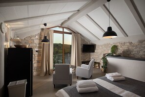 9 bedrooms, iron/ironing board, free WiFi, bed sheets