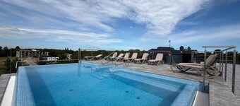 Stylish Studio | Rooftop Pool | Parking | 700 m to the Beach