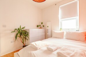 1 habitación, tabla de planchar con plancha y acceso a internet 