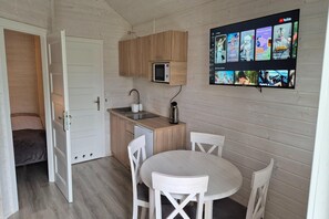Dining - Cottage in Dziwnowek Near Baltic Sea & Lake (Kamien Pomorski)