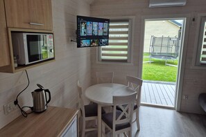 Dining - Cottage in Dziwnowek Near Baltic Sea & Lake (Kamien Pomorski)