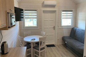 Dining - Cottage in Dziwnowek Near Baltic Sea & Lake (Kamien Pomorski)