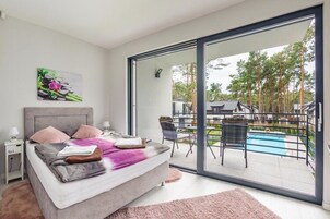 2 habitaciones y tabla de planchar con plancha 