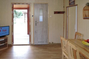 Dining - Bungalows in Wrzosowo - Bird's Cage Resort for 2 Persons (Kamien Pomorski)