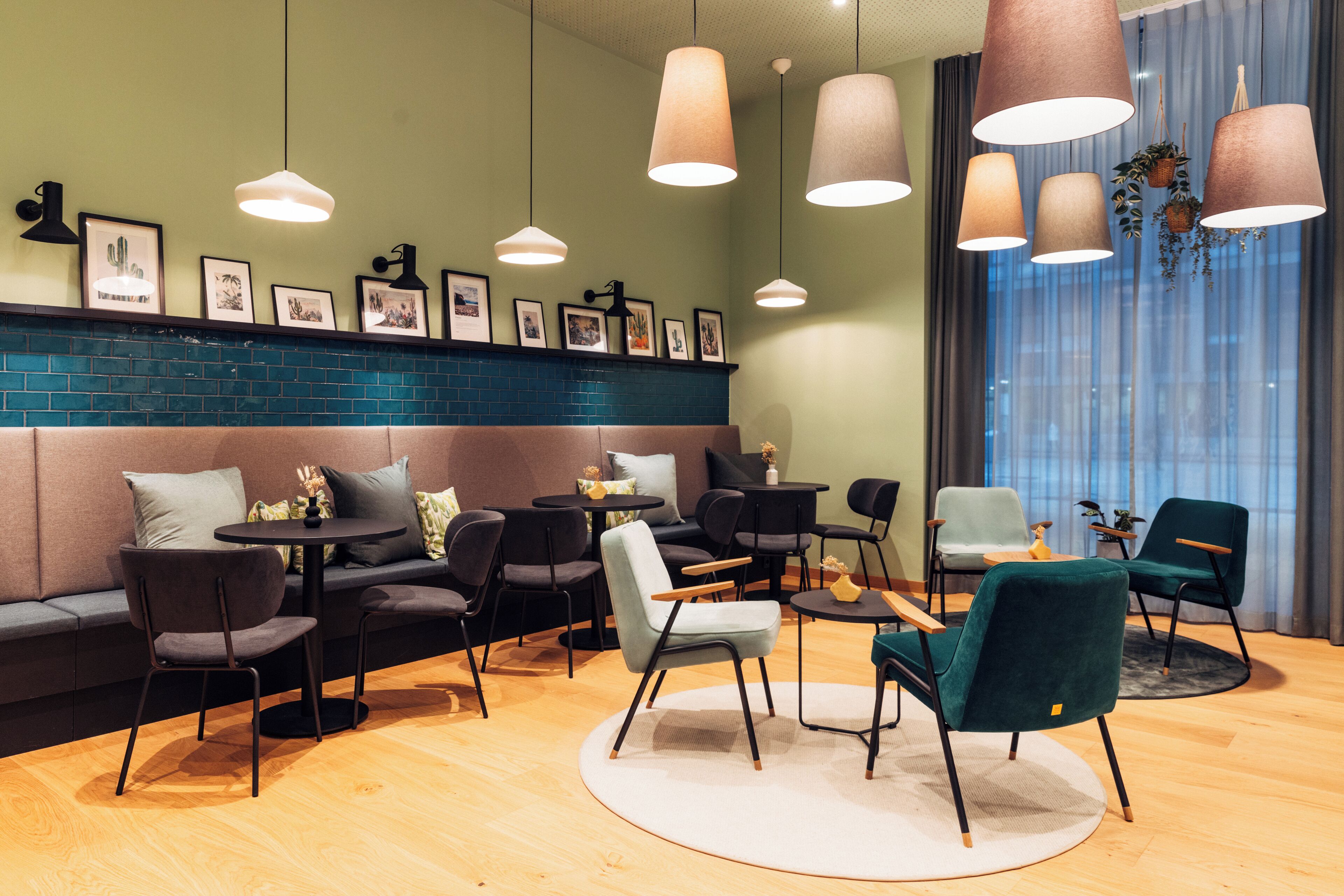 Lobby lounge