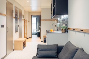 Hypo-allergenic bedding, in-room safe, free WiFi, bed sheets