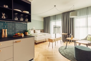 Hypo-allergenic bedding, in-room safe, free WiFi, bed sheets - harry's home Graz smart city (Graz)