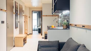 1 bedroom, hypo-allergenic bedding, in-room safe, free WiFi