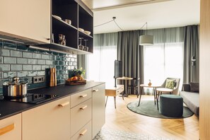 Hypo-allergenic bedding, in-room safe, free WiFi, bed sheets - harry's home Graz smart city (Graz)