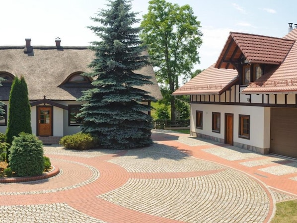 Apartment | Exterior - Apartment in a Fantastic Location Just 20 m From Lake Boruja in Rekowo (Bytow)