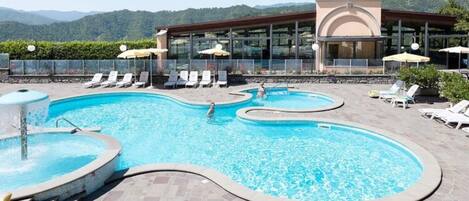 Apartment | Pool | Outdoor pool