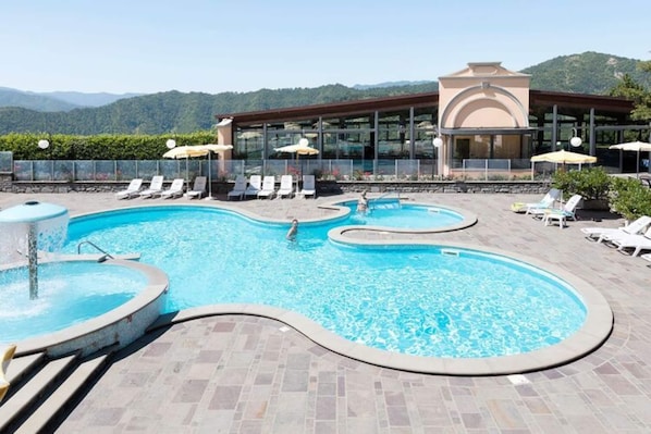 Apartment | Pool | Outdoor pool