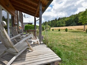 Exterior - Holiday Home in Vulkaneifel (Berlingen)