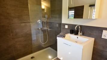 House | Bilik Mandi