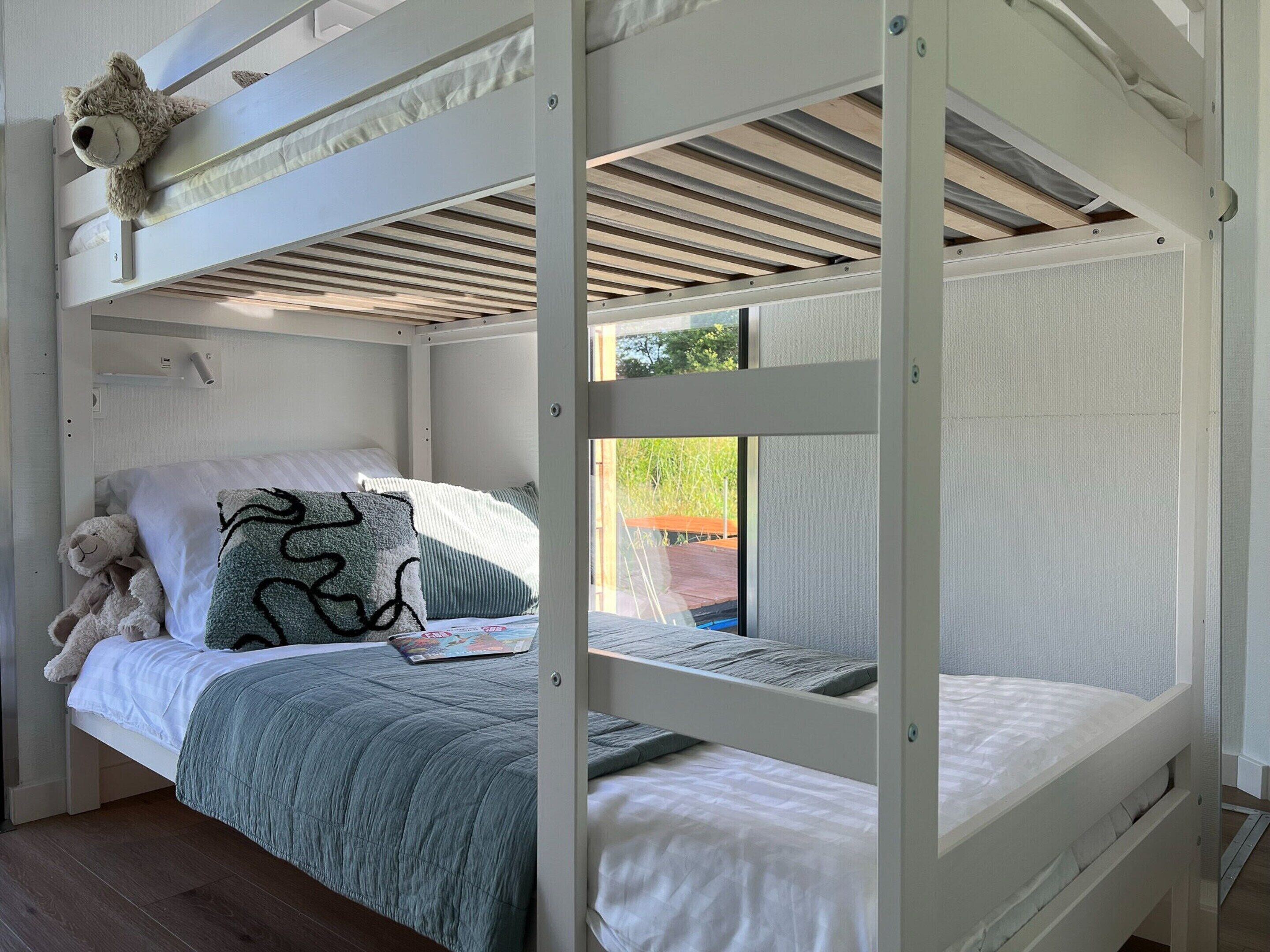 Mobile Home | 3 bedrooms, individually furnished, bed sheets