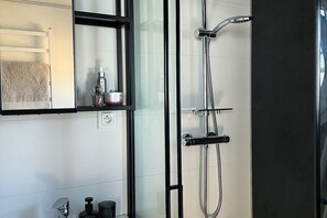 Mobile Home | Bathroom