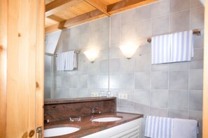 Bathroom - Apartments Haus Seeschlossle, Meersburg (Meersburg)