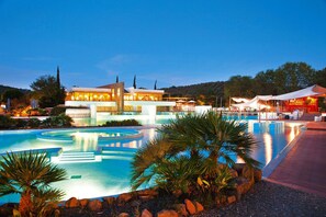 Bungalow | Pool | Outdoor pool