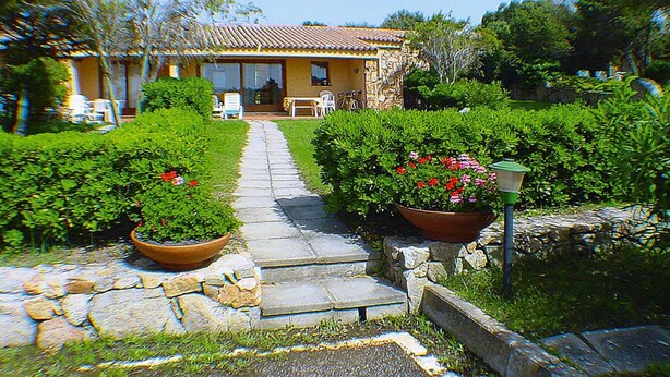 Apartment | Garden - Apartment in Sardinia Near Surfing Paradise (Palau)