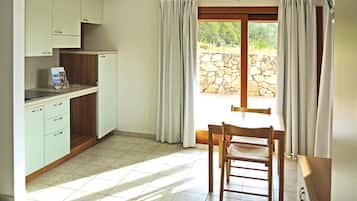 Apartamento | Cocina privada | Trona infantil