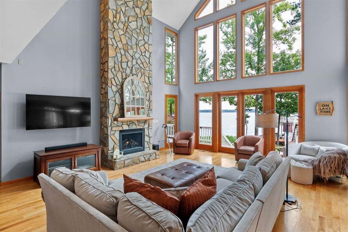 TV